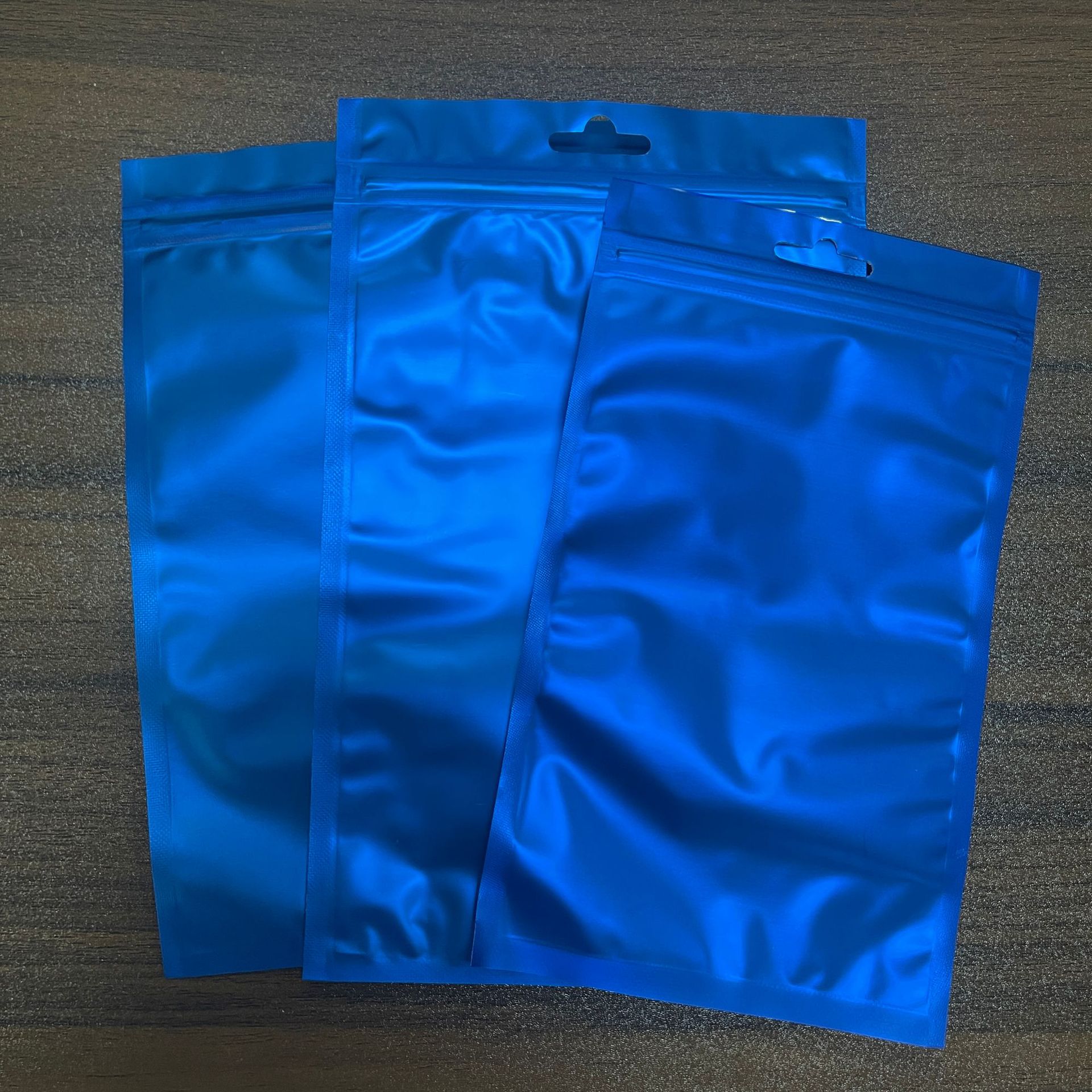 Simple Style Solid Color Matte Aluminum Plastic Storage Bag display picture 3