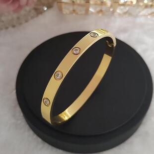 �p�ݸ߼���΢肝M����CŮ�¿���OӋ�Еr�к��s�䓰ٴ����Ʒ