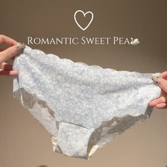 ロマンチックな花が咲きます。日本の薄い夏の花は跡がなくて、通気性があります。