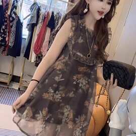 网红爆款时尚连衣裙女2023夏季新款韩版木耳边碎花遮肉显瘦砍袖裙