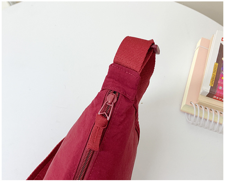 Women's Small Nylon Solid Color Streetwear Sewing Thread Dumpling Shape Zipper Underarm bag 23L display picture 23