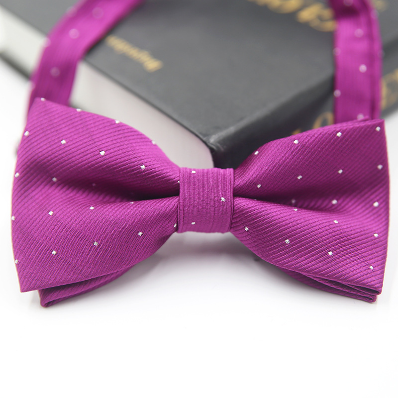 장미 빨간색과 흰색 점