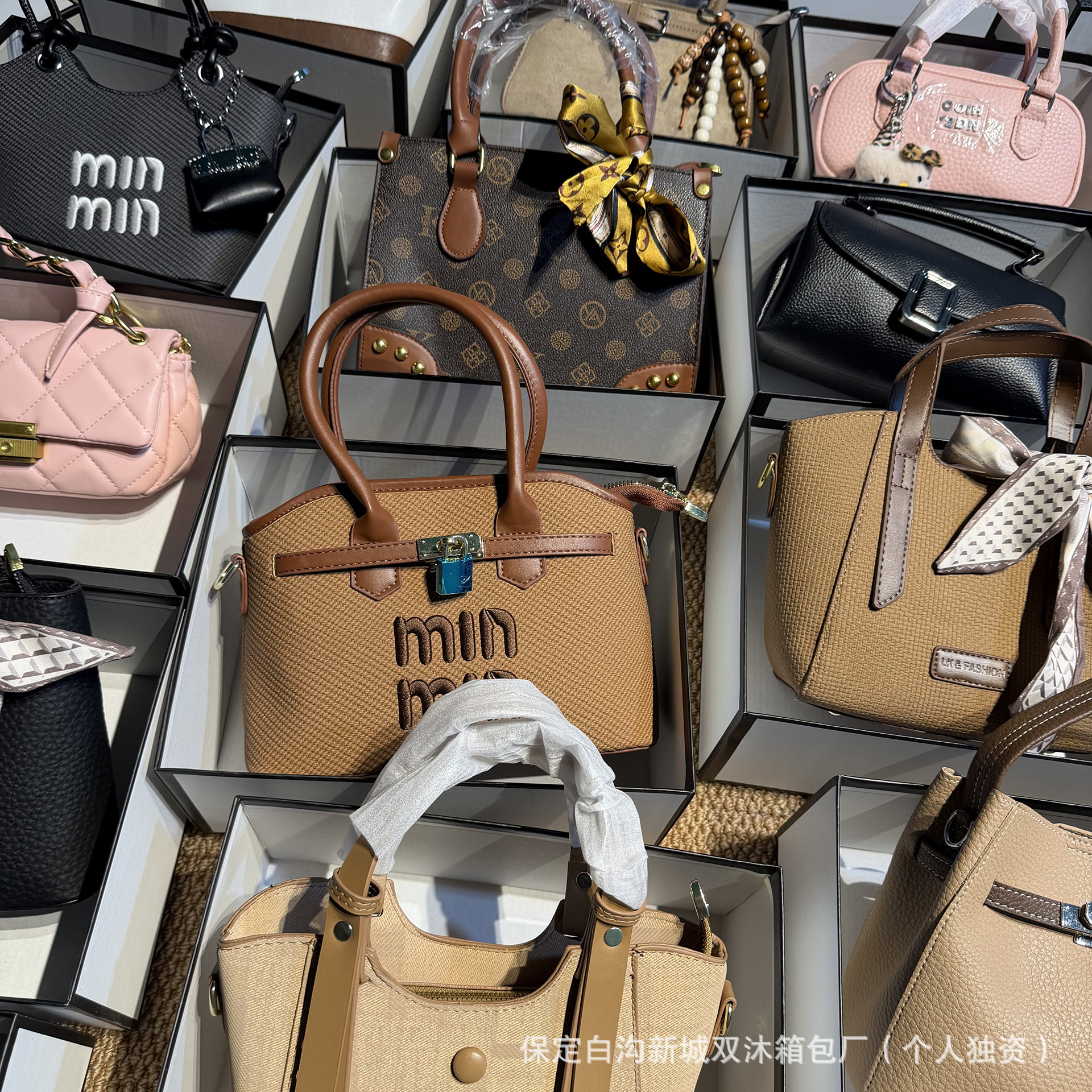Wholesale New Mixed Batch Women's Handbags Original Packaging Assorted Styles Women's Single Shoulder Crossbody Tote Bags Fashion Versatile Influencer Bags