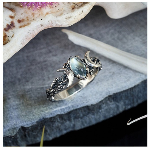 Cross-border Wish Moonstone Bohemian Retro Crescent Ring for Women, European and American Simple Engagement Ring, Cool and Unique Jewelry