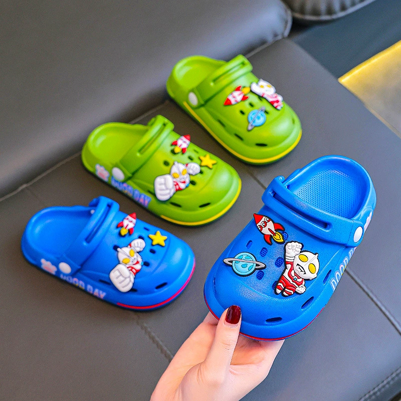 Детская обувь с отверстиями для мальчиков Ultraman носит мультяшную милую мягкую подошву, Нескользящие летние тапочки для мальчиков, маленьких и средних детей