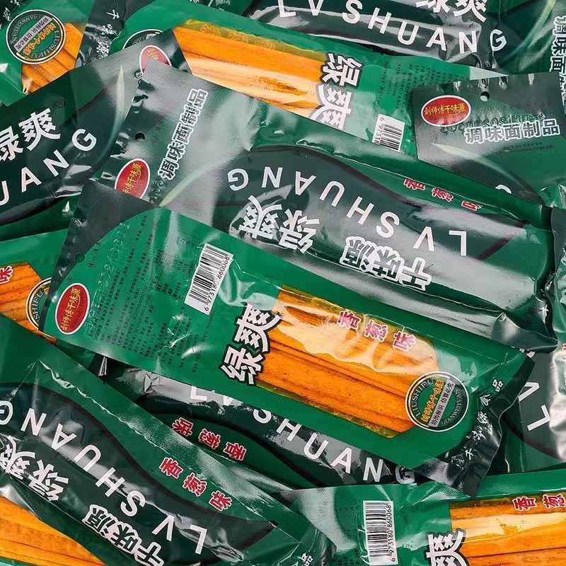 千味源绿爽15g辣条甜辣味面筋90后儿时怀旧校园辣片辣条批发零食