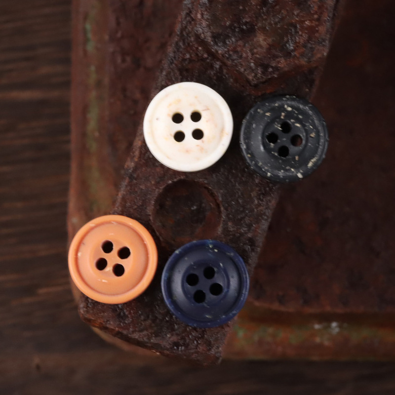 Zhihe Retro 80 s Hong Kong Style Shirt Sweater Auburn Rock Sense Resin Button Thin Edge Sweater Button