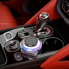 Light-sensitive essential oil gift perfume car center console high-end decoration unisex trendy car ornament solar diffuser