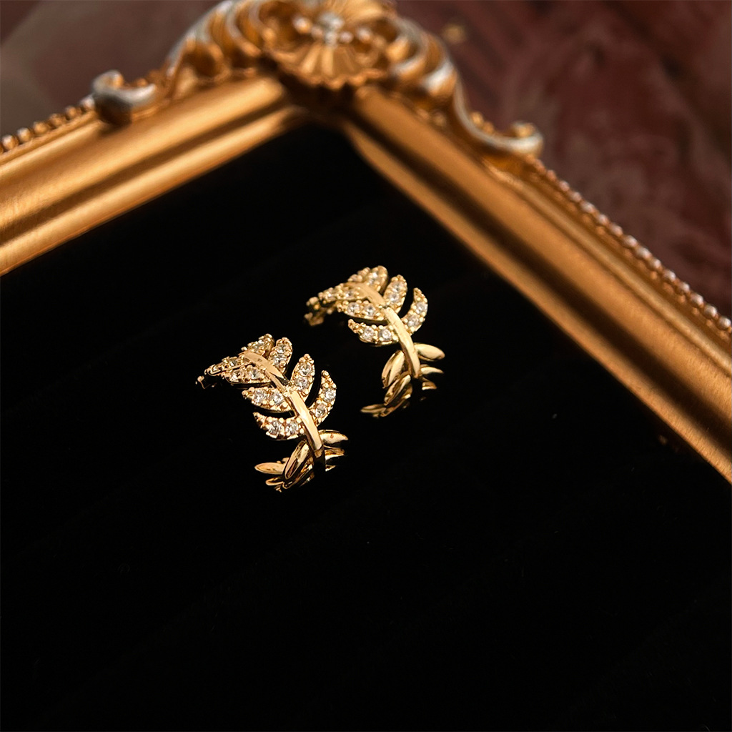 Vintage light medieval style full zircon leaf earrings French retro c-shaped wheat ear studs light luxury high-end earrings