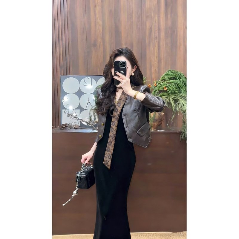 Autumn and winter Hepburn-style French black velvet suspender dress and light luxury jacket set 3474 #