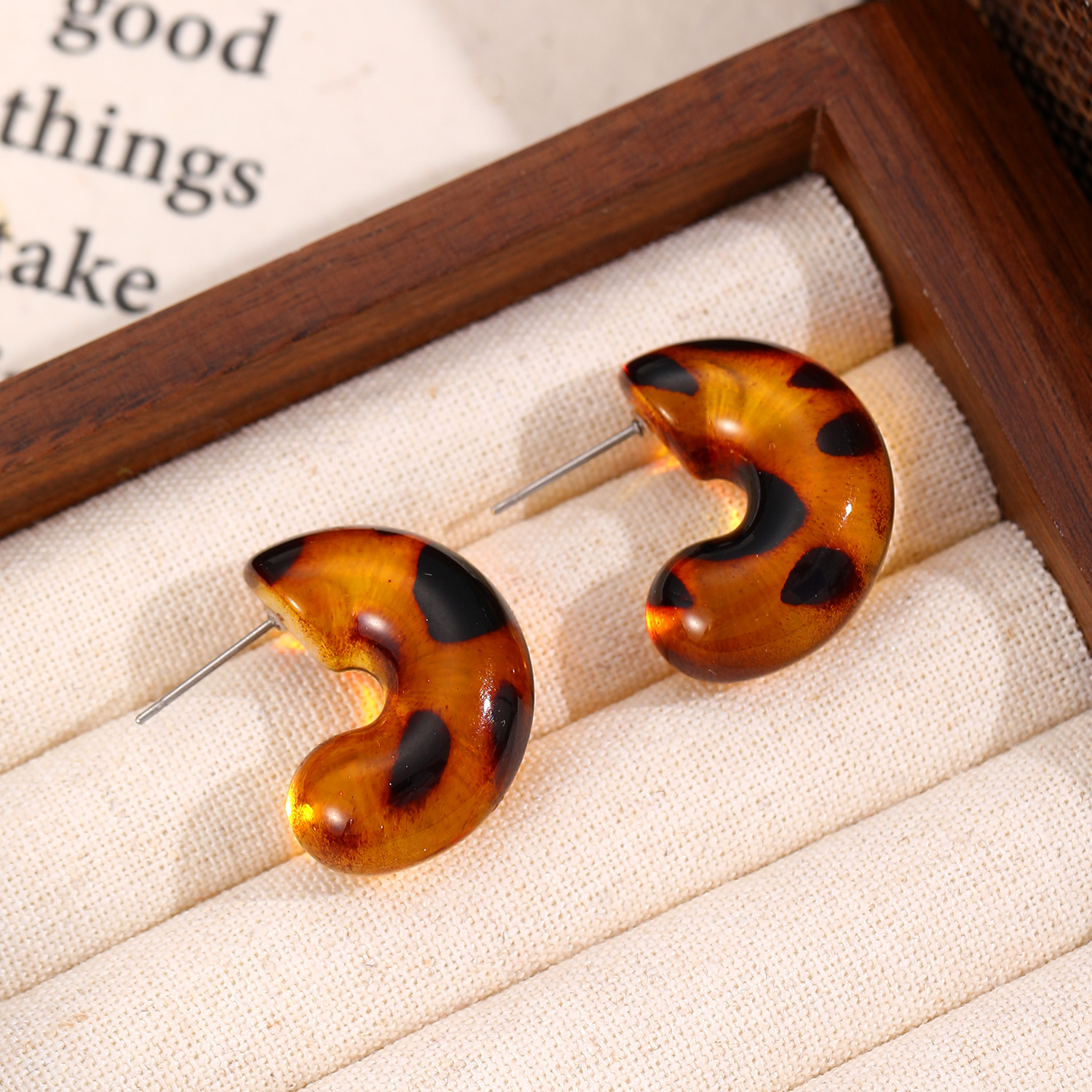 All Seasons Season 1 Pair Vintage Style Classic Style C Shape Geometric Leopard Plating Arylic Resin Ear Studs
