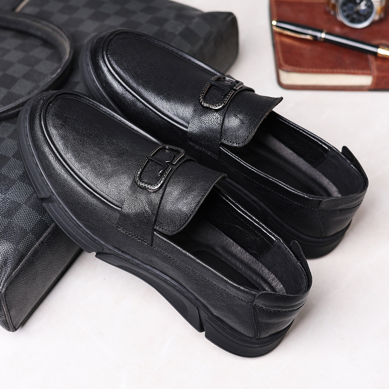 Primavera nueva capa superior de piel de oveja zapatos de cuero casual de los hombres zapatos de guisantes de cuero genuino zapatos de hombre de mediana edad zapatos de una sola capa