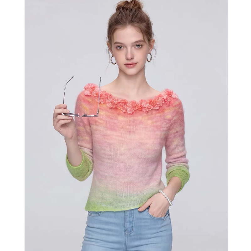 French-style gradient-dyed knit top, a chic and slimming piece for women, perfect for spring and autumn, a new and stylish base layer French-style gradient-dyed knit top, a chic and slimming piece for women, perfect for spring and autumn, a new and stylish base layer