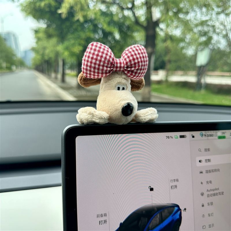 車のスクリーンオーナメント、かわいい犬の車のディスプレイ、ぬいぐるみオーナメント、男性と女性の人形の装飾|undefined