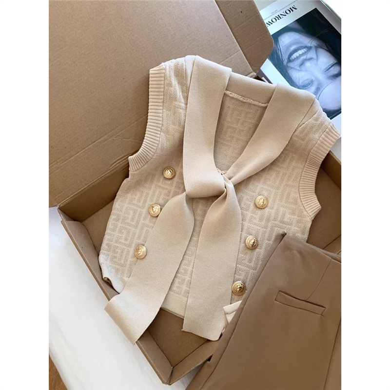 2025超火夏装一整套法式小香风名媛金扣针织背心上衣高腰短裤套装