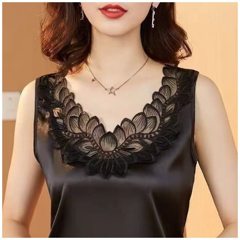 Sleeveless Plus-Size Silk Camisole with Lace, Suitable for Spring and Summer, Loose and Versatile, Can Be Worn Outside or as an Inner Layer with a Suit, Elastic T-Shirt