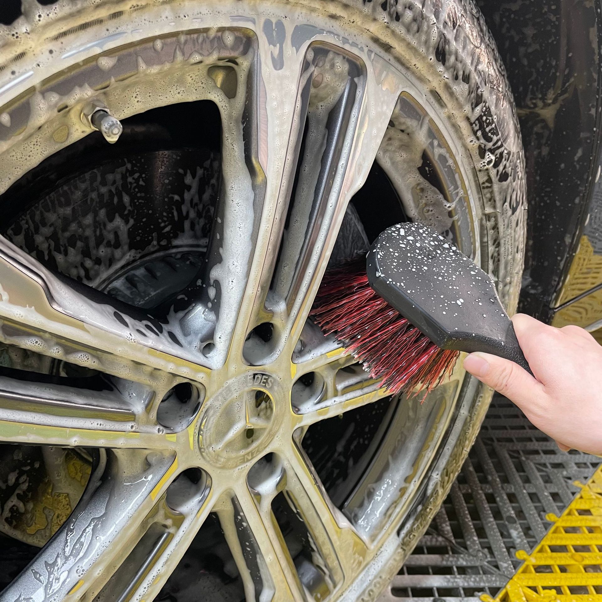Jympp Tire Cleaning Brush Is Durable and Does Not Damage the Car, Car Wheel Rims, Car Supplies Cleaning Tools