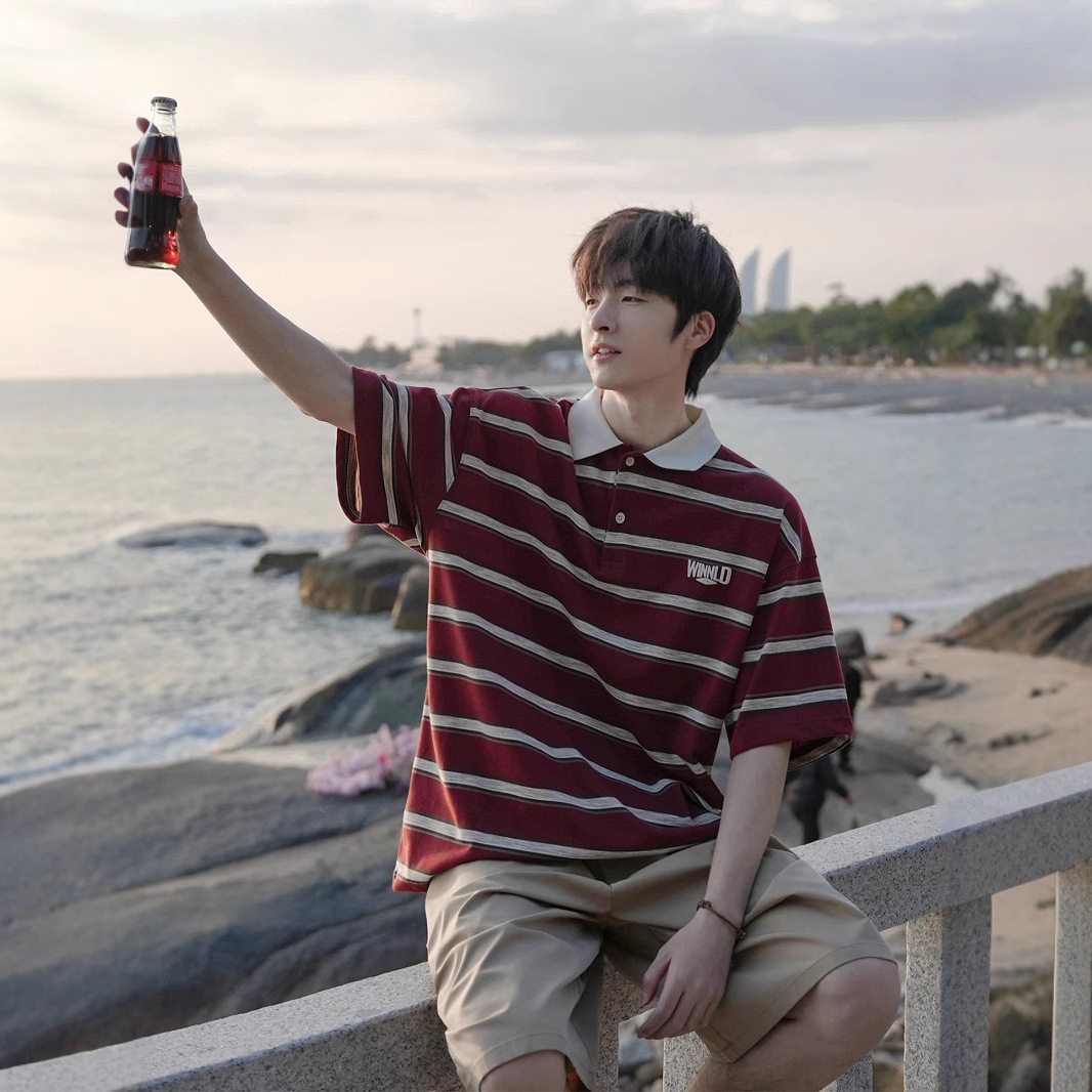 2025 New Japanese Style Stripesd Short-Sleeved Polo Shirt for Men in Spring and Summer, Loose Contrasting Color Lapel Half-Sleeved T-Shirt for Boys