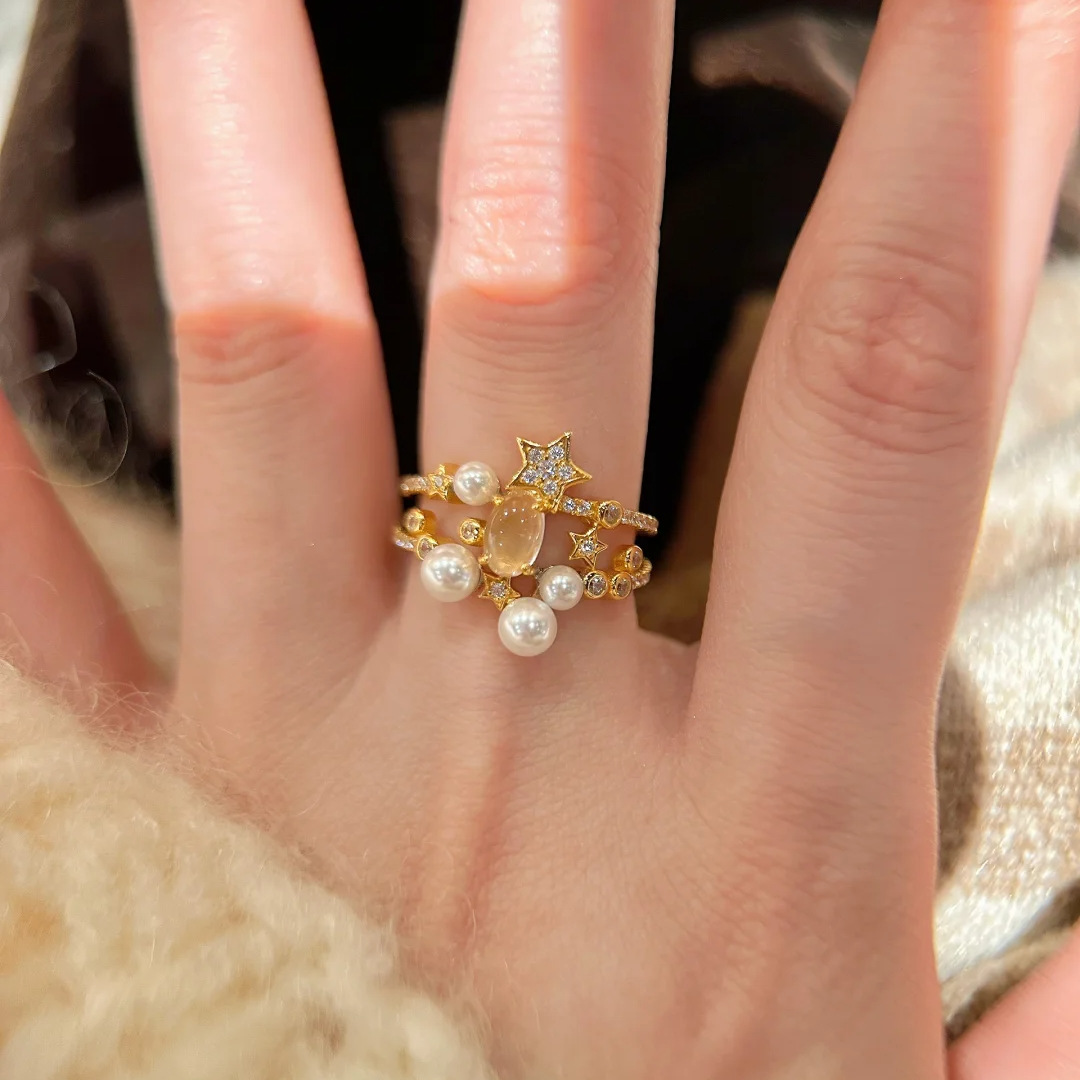 여성을위한 세련된 빛 럭셔리 절묘한 스타 진주 반지 프랑스 복고풍 하이 엔드 틈새 디자인 갤럭시 밝은 반지