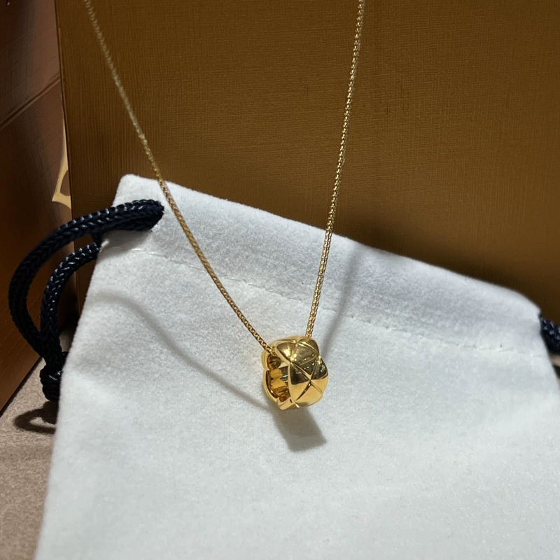 18-каратное золотое кольцо с бриллиантом, кулон au750, цветное золотое ожерелье с бриллиантом, модная и изысканная цепочка на ключицу для женщин, оптовая продажа Shuibei