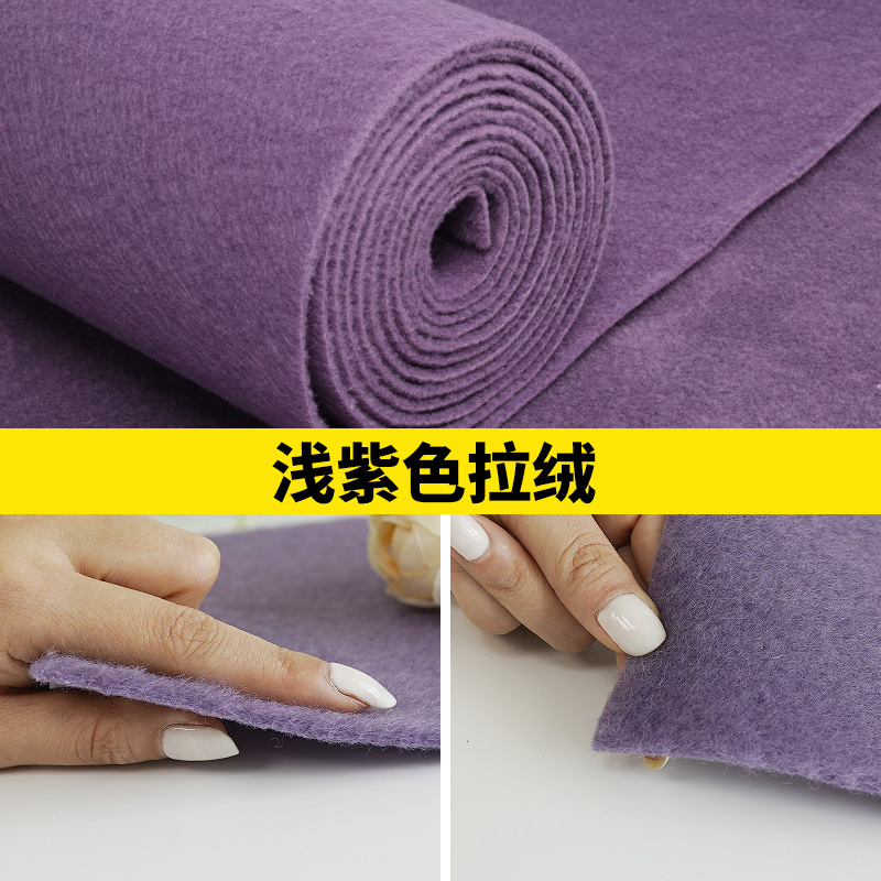 結婚祝いの赤いじゅうたんは一度に結婚して店の入り口を開店します。