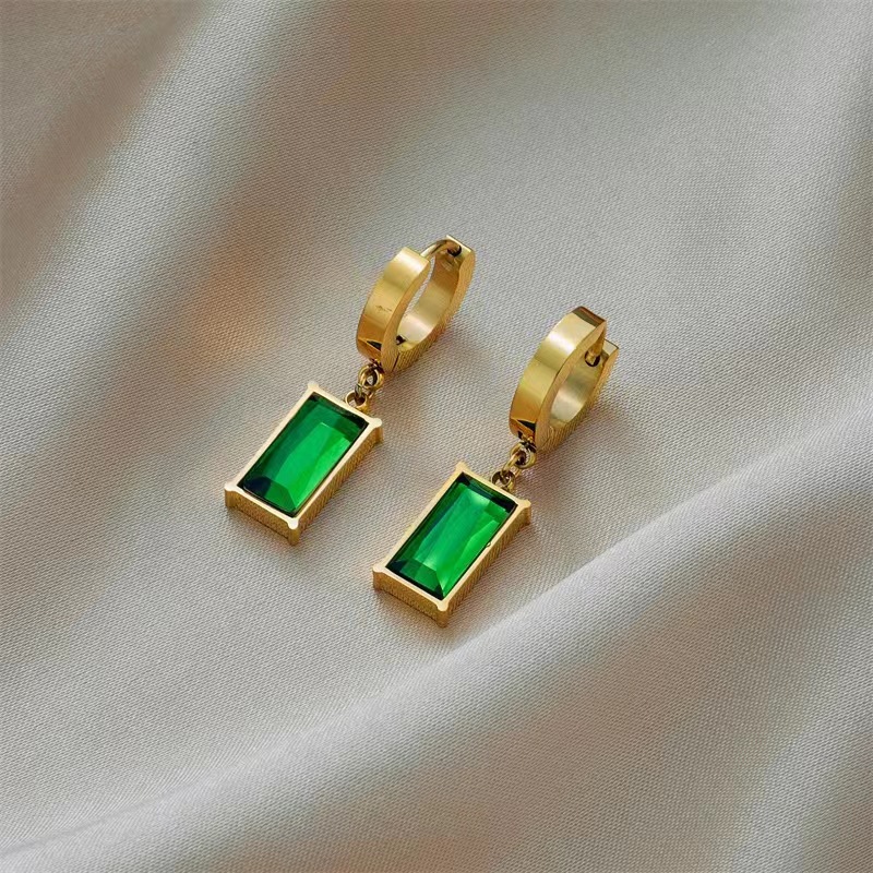 High-end green zircon earrings, anti-fal...