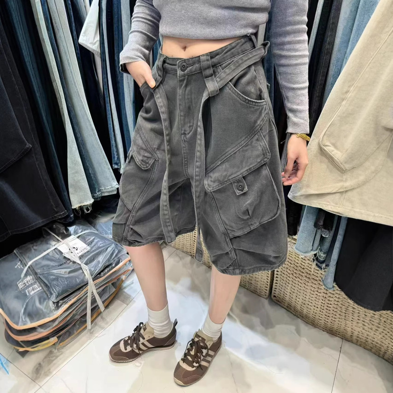 Fansi Yu American-Style Multi-Pocket Workwear Cropped Jeans for Women with Pleated Design, Loose Fit, Slimming Wide-Leg Shorts