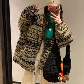 2025年冬季加厚保暖皮草宽松显瘦羊羔毛绒外套女韩版加棉加厚立领