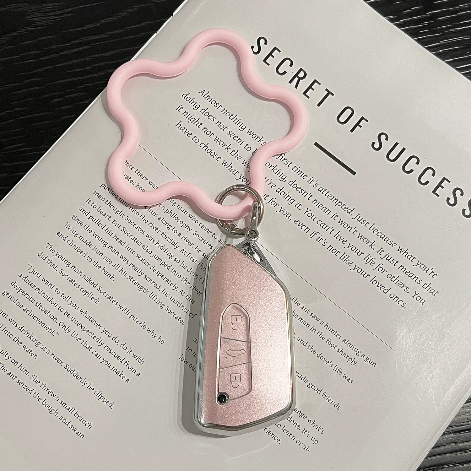 Volkswagen Key Cover for Sagitar, Bora, Tayron 300, Tharu 330, Lavida, New Golf 7, T-Roc, Car Key Case for Women