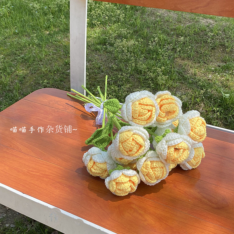 完成した手織りバラ、スズラン、ヒマワリ、造花、ウールニットブーケ、花飾り、ギフト|undefined