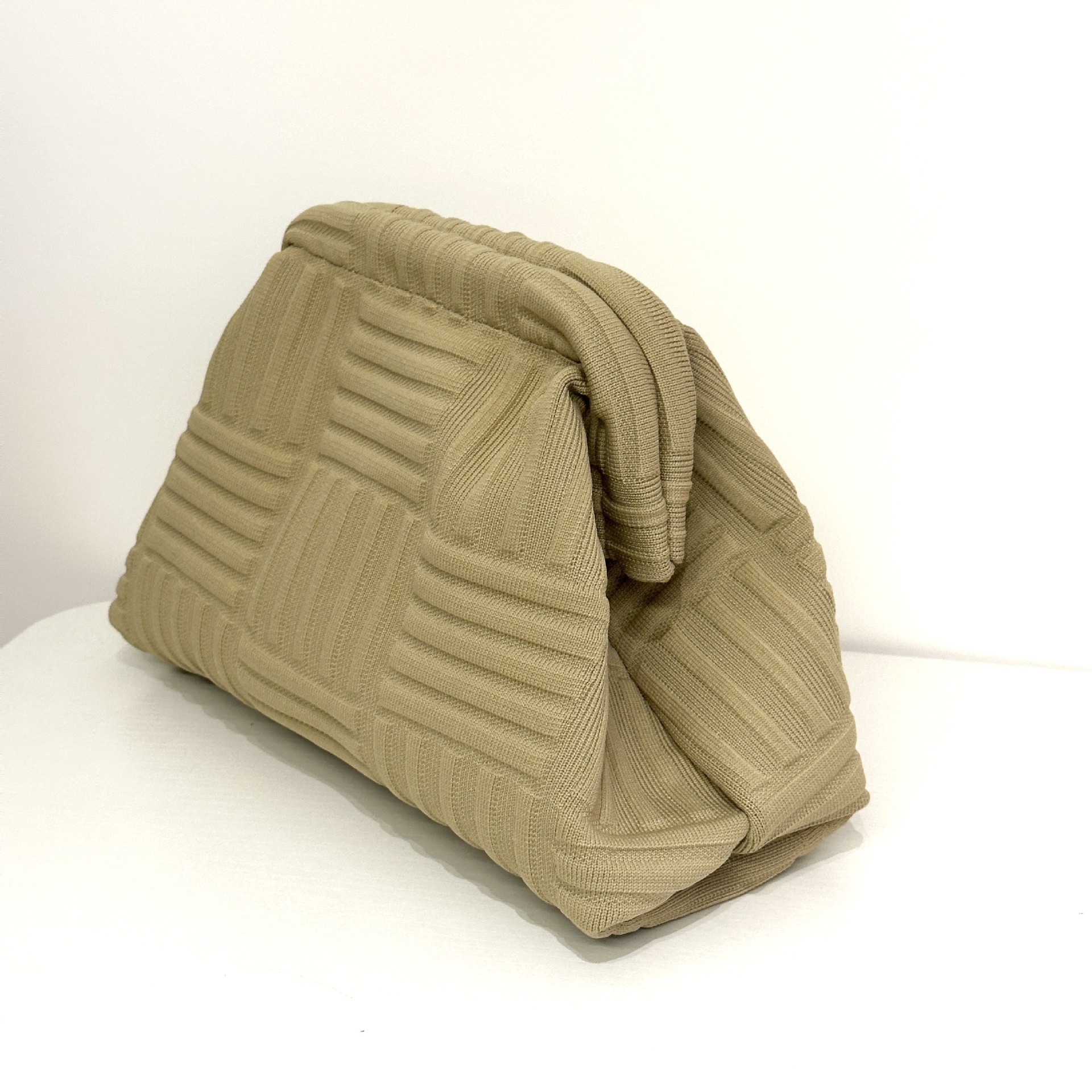 051-2 체인이 없는 입체적인 카키색