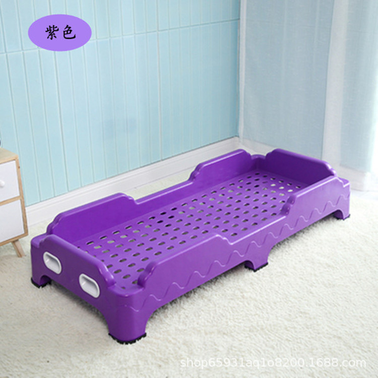 A whole bed purple