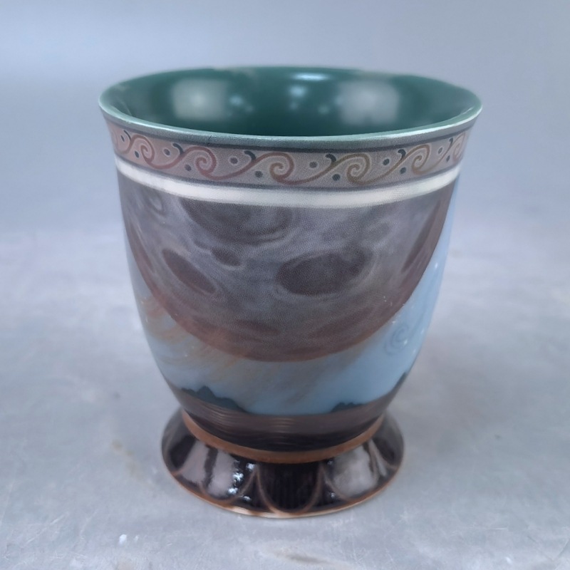 Taza de mariposa de cerámica retrógrada para niñas domésticas de alto valor facial, taza de café en forma de V, taza de pareja, regalo de mano