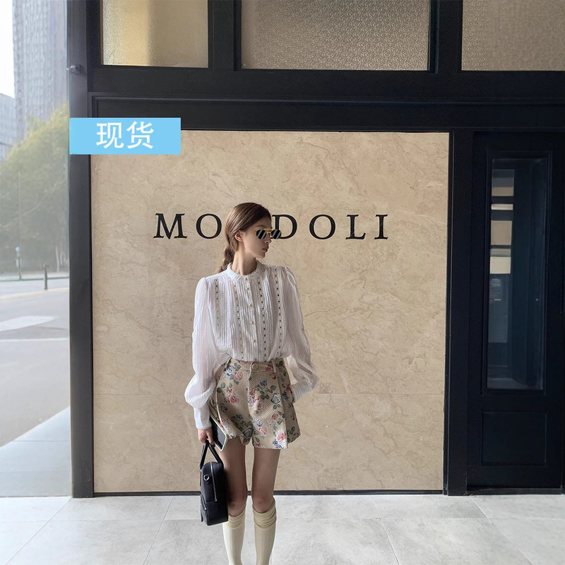 SourceWithU Nanyang Qianjin Autumn Hollow Design Sense Shirt Exquisite Embroidered Lantern Sleeve Top for Women SourceWithU Nanyang Qianjin Autumn Hollow Design Sense Shirt Exquisite Embroidered Lantern Sleeve Top for Women