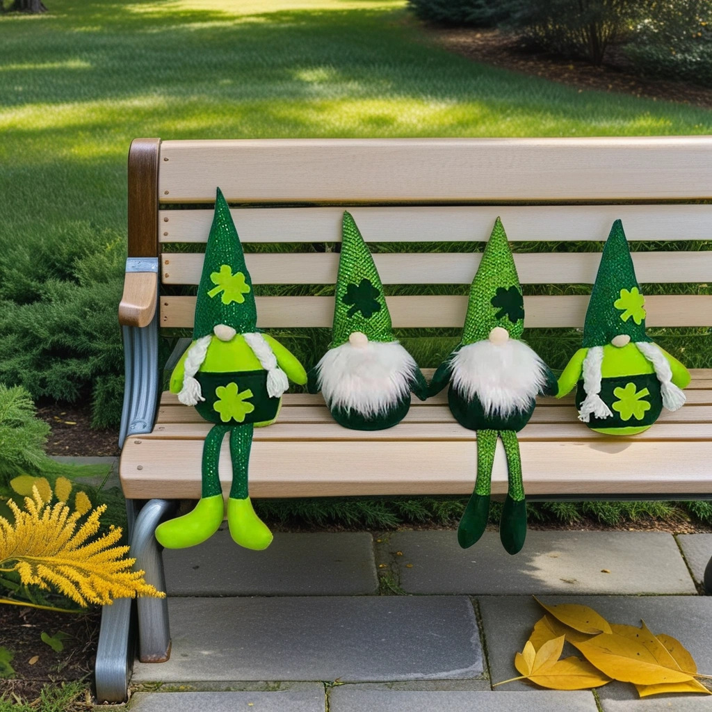 Nuevos productos transfronterizos Día de San Patricio muñeca sin cara Festival de hojas verdes trébol piernas largas Ornamentación Rudolph