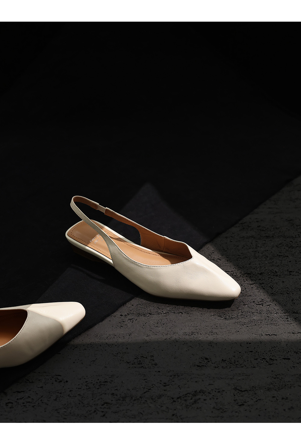 Sandal nữ da bò mũi trùm quai chữ V đế bệt phong cách Hàn Quốc — đen chi tiết 25