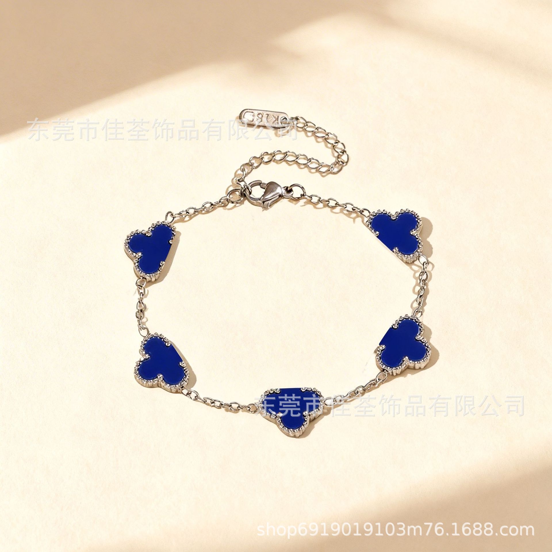 Grensoverschrijdende, kleurechte klassieke zilveren armband met klavertje vier voor dames, Europese en Amerikaanse stijl, modieus en eenvoudig sieraa