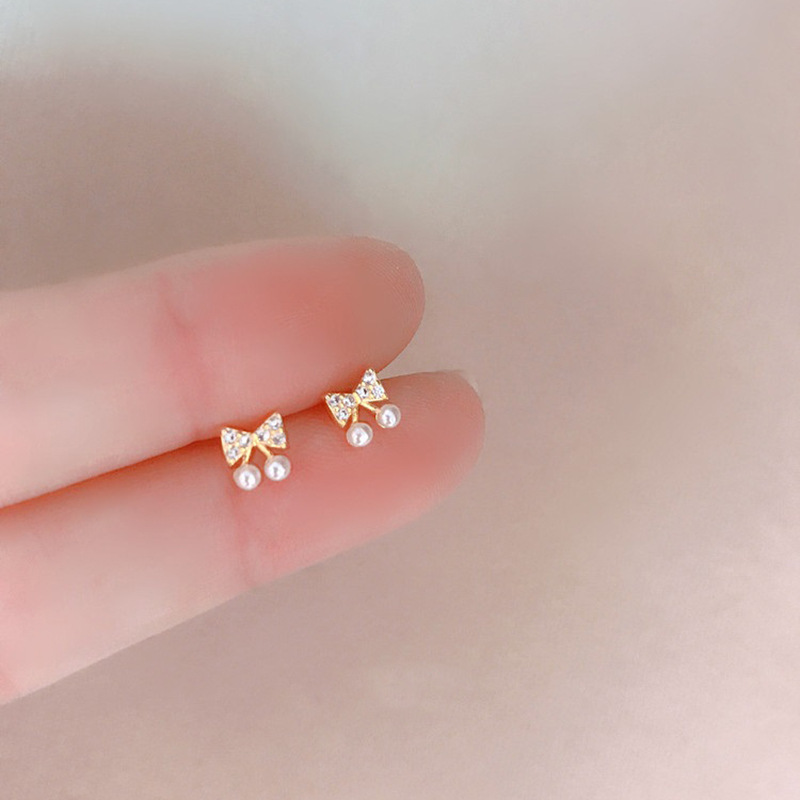 Cubic Zirconia And Pearl Stud Earrings, Delicate And Versatile For Work, Commute And Daily Wear. Hypoallergenic, Tarnish-resistant And Durable For Lon_voghion.com