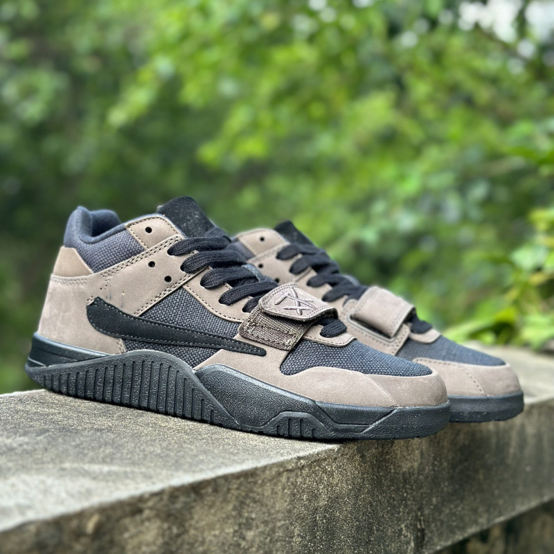 Foreign trade Travis Scott reverse hook collaboration Velcro basketball shoes men's TS European edition large size retro sneakers