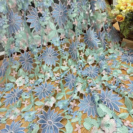 跨境热销精品五叶草水溶牛奶色迪光三色绣花面料镂空旗袍蕾丝面料