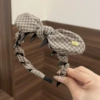 Клетчатый обруч с ушами и зубчиками — кофейный