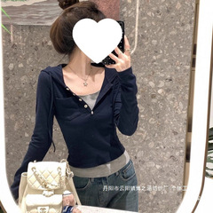 厂家直销秋季修身显瘦百搭假两件连帽上衣短款撞色拼接正肩长袖T