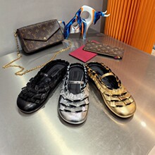 �W��վGŮЬ26���r��ܛ������Ƥ�A�^һ�֎�ľ��߅ƽ�װ��^��Ь