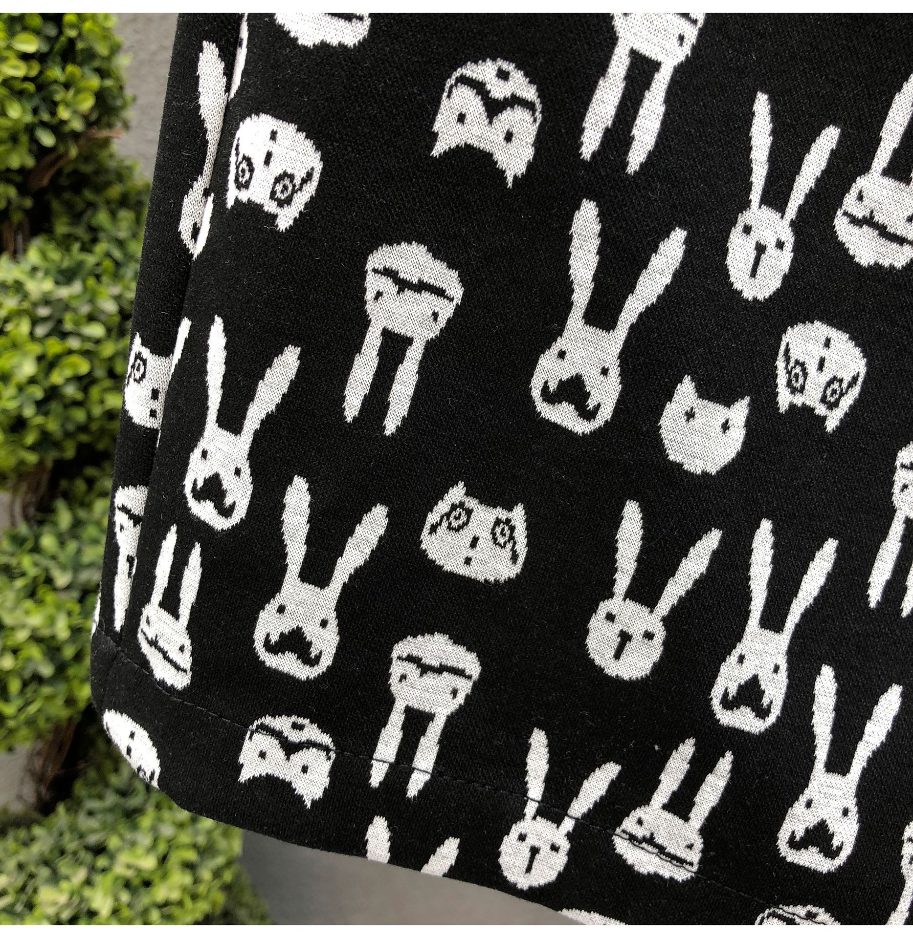 Unisex Rabbit Print Beach Shorts, Loose Fit Casual Summer Shorts With All-Over Pattern For Street Style And Vacation_viptrois.com