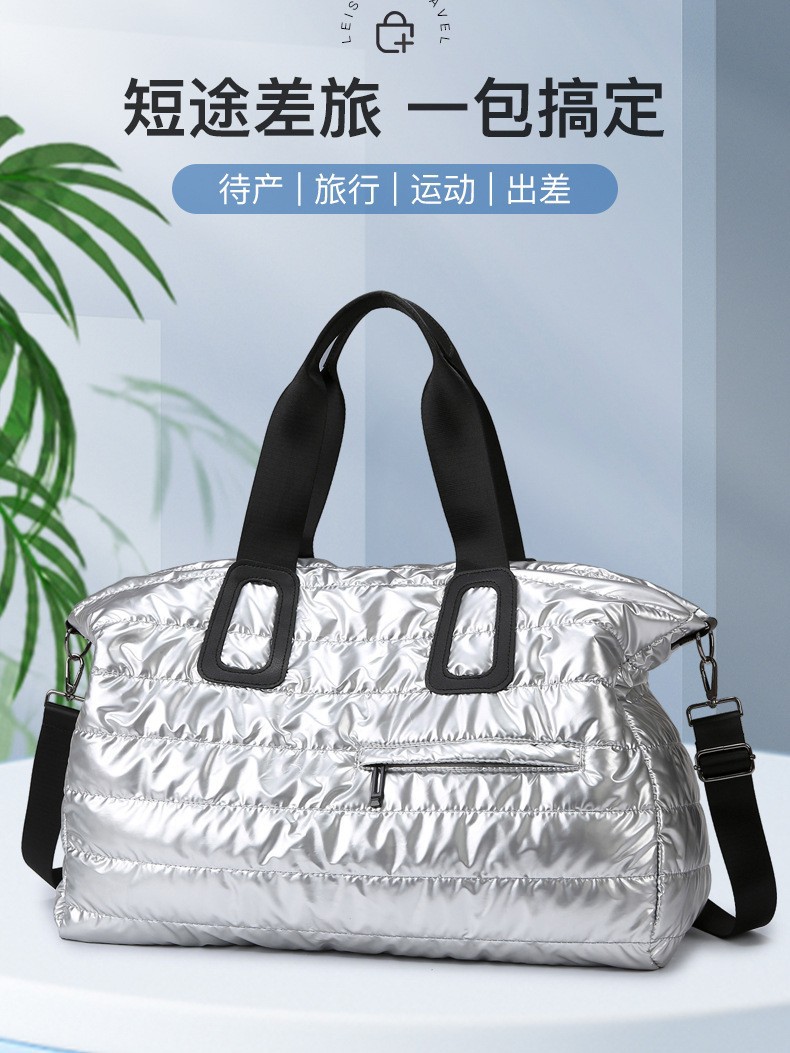 capacious handheld travel bag for traveling