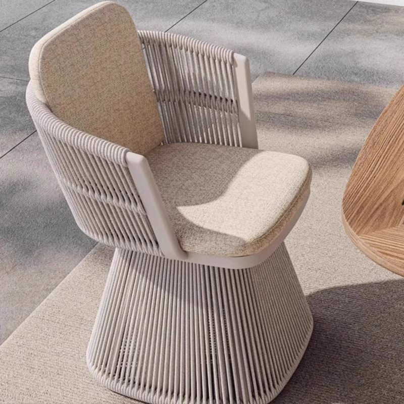 Mesa y silla al aire libre de caña de tres piezas combinación impermeable creativa villa cuadrada al aire libre balcón silla giratoria de ocio