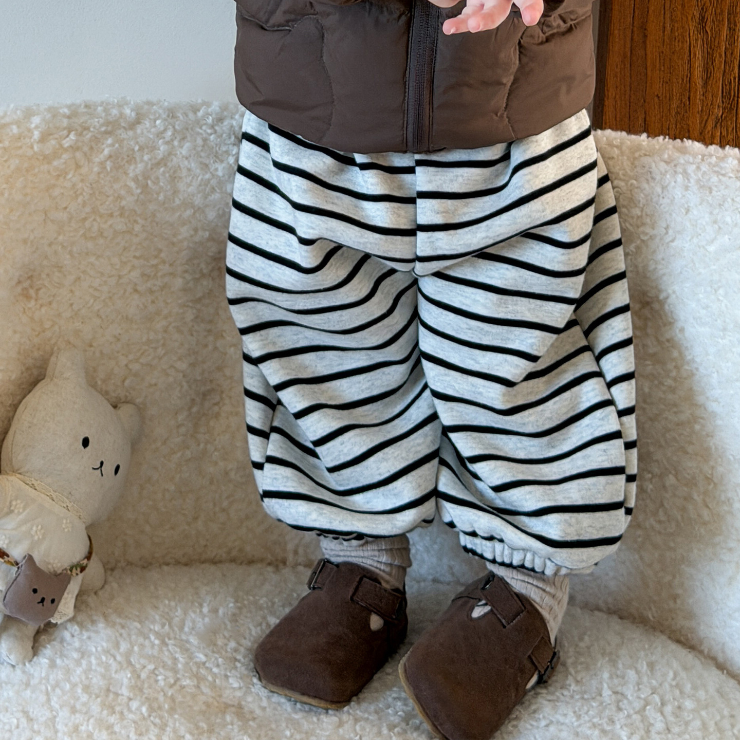 Sugar Pear ropa infantil de invierno de niñas 2025 aire 90 blanco de goma de seda tres abrigos para niños ropa de bebé
