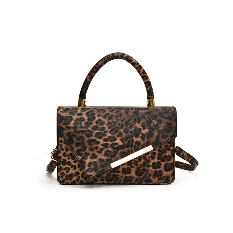 2024 otoño y invierno nueva moda leopardo moda cadena de personalidad estilo extranjero un hombro en diagonal bolso de mujer bolso cuadrado red