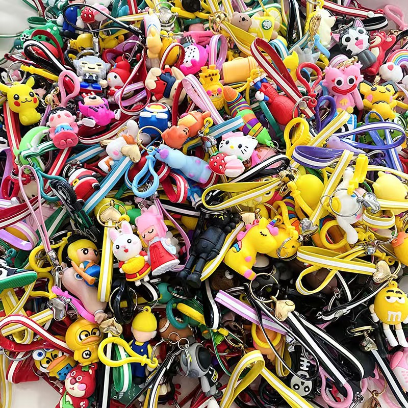 Muñeca linda de dibujos animados llavero llave de coche colgante mochila escolar de estudiante accesorios pareja regalo barato al por mayor