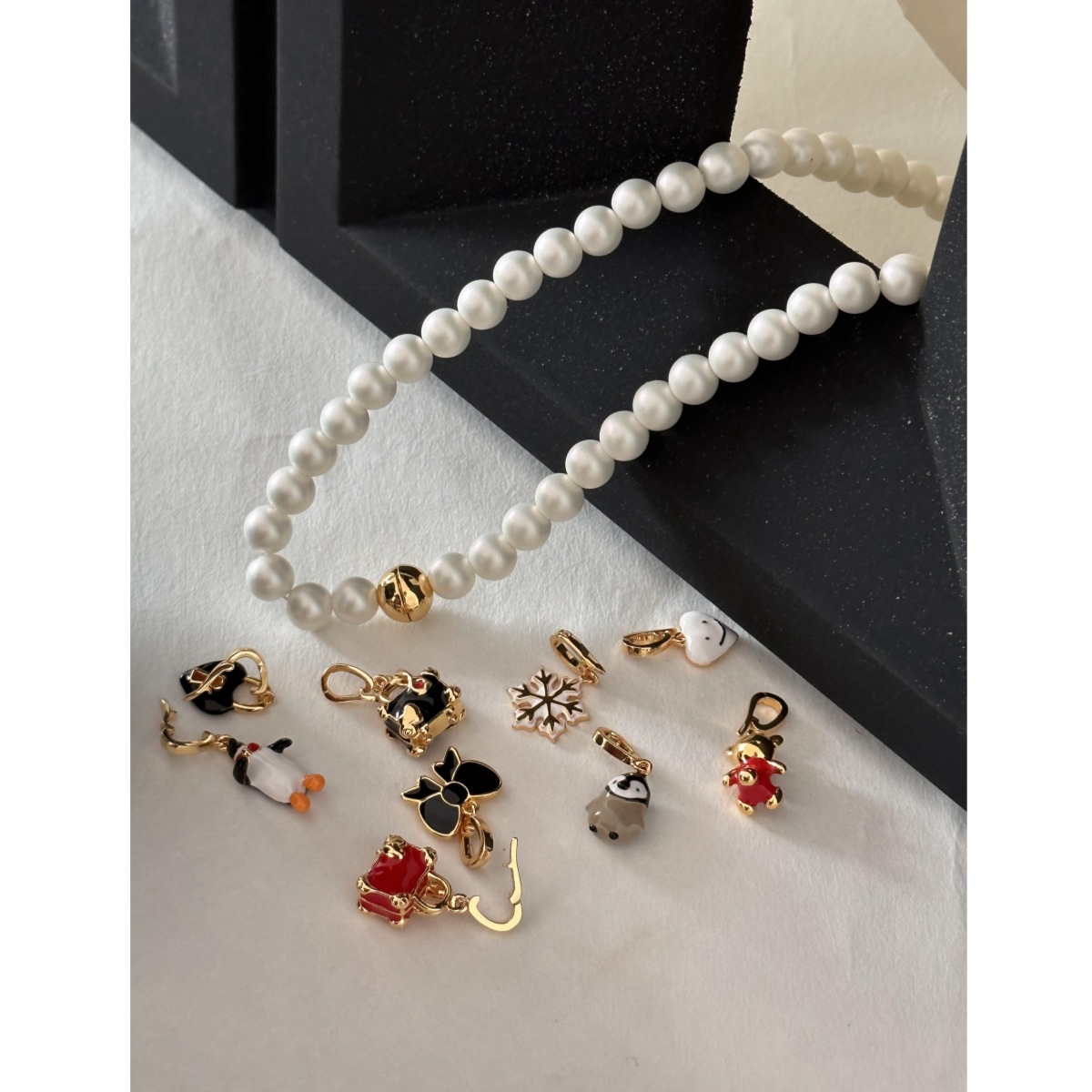 Q珍珠项链也可以挂上小配件根据自己的喜欢搭配的哦项链O3-19